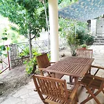 Plataniotissa Mansion *
