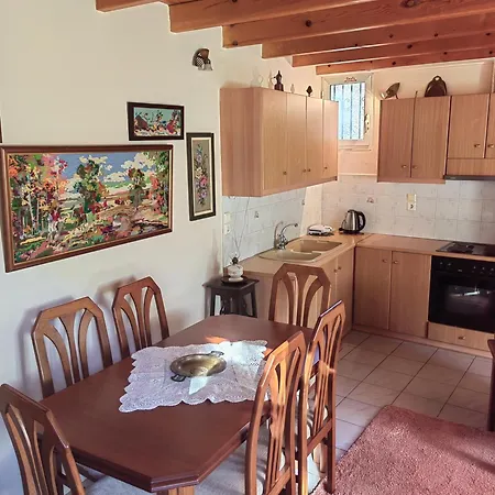 Plataniotissa Mansion 칼라브리타